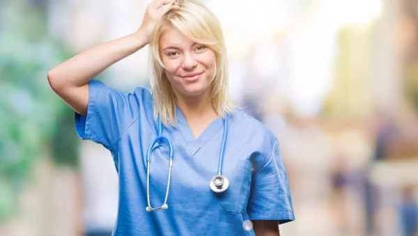 Jonge Mooie Blonde Dokter Vrouw Medische Uniform Dragen Geïsoleerde Achtergrond — Stockfoto