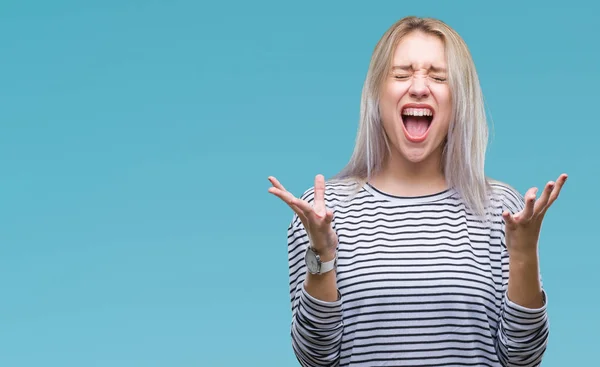 Mujer Rubia Joven Sobre Fondo Aislado Loco Loco Gritando Gritando — Foto de Stock