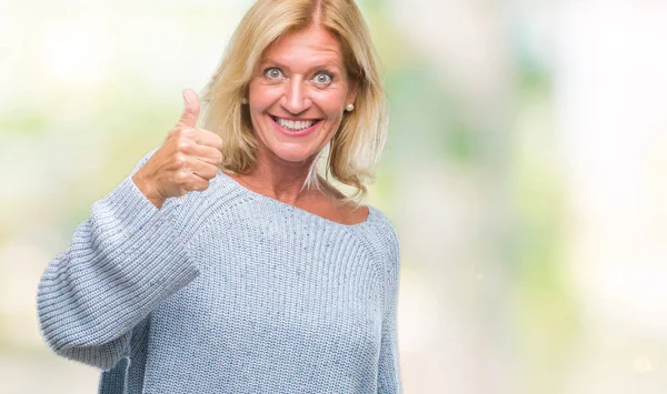 Blonde Frau Mittleren Alters Die Einen Winterpullover Über Isoliertem Hintergrund — Stockfoto