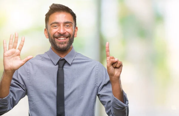 Erwachsener Hispanischer Geschäftsmann Über Isoliertem Hintergrund Der Mit Finger Nummer — Stockfoto