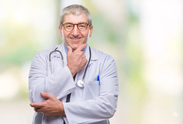 Handsome Senior Doctor Man Isolated Background Looking Confident Camera Smile — Stock Photo, Image