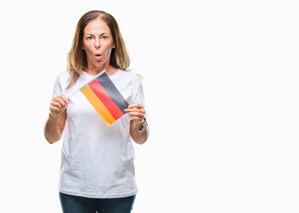 Mujer Hispana Mediana Edad Sosteniendo Bandera Alemania Sobre Fondo Aislado —  Fotos de Stock