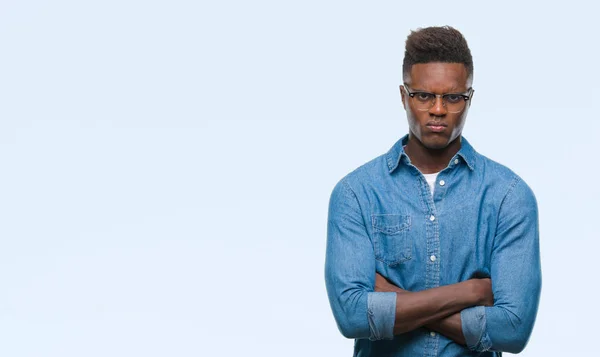 Fiatal Afroamerikai Férfi Szkeptikus Elszigetelt Háttér Ideges Rosszalló Kifejezés Arcán — Stock Fotó