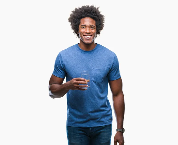 Afro Amerikaanse Man Glas Water Drinken Geïsoleerde Achtergrond Met Een — Stockfoto