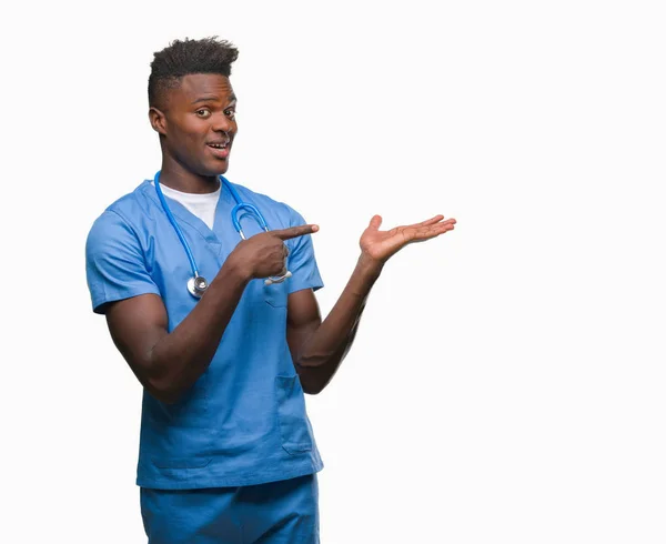 Jovem Médico Afro Americano Homem Sobre Fundo Isolado Vestindo Uniforme — Fotografia de Stock