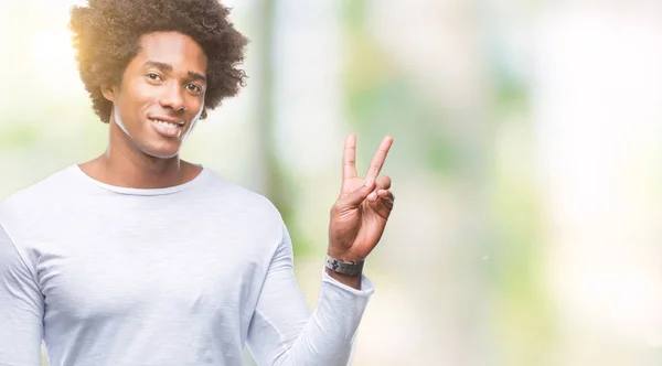 Afro Amerikansk Man Över Isolerade Bakgrund Leende Med Glada Ansikte — Stockfoto