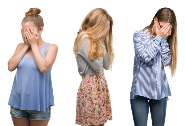 在孤立的背景下 一群金发碧眼的妇女用悲伤的表情在哭泣的时候用双手覆盖着脸 抑郁症的概念 — 图库照片