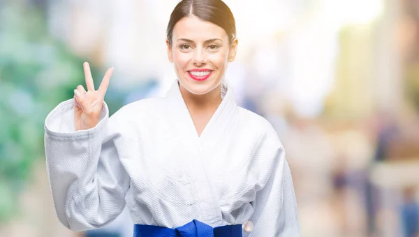 Jeune Belle Femme Portant Kimono Karaté Uniforme Sur Fond Isolé — Photo