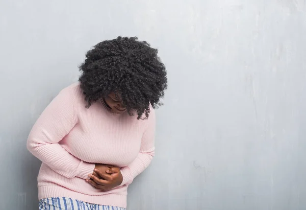 Young African American Size Woman Grey Grunge Wall Wearing Winter — Stock Photo, Image