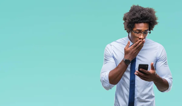 Hombre Negocios Afroamericano Que Envía Mensajes Texto Utilizando Teléfono Inteligente —  Fotos de Stock