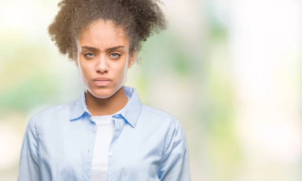 Unga Afro Amerikansk Kvinna Över Isolerade Bakgrund Skeptiker Och Nervös — Stockfoto