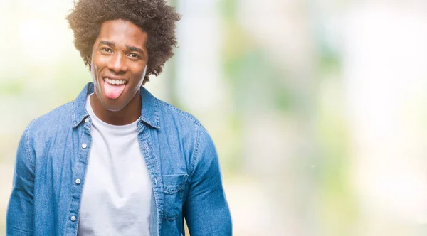 Afro Americký Muž Izolované Pozadí Držet Jazyk Out Spokojený Legrační — Stock fotografie