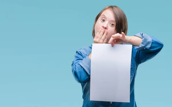 Mulher Adulta Jovem Com Síndrome Segurando Folha Papel Branco Sobre — Fotografia de Stock