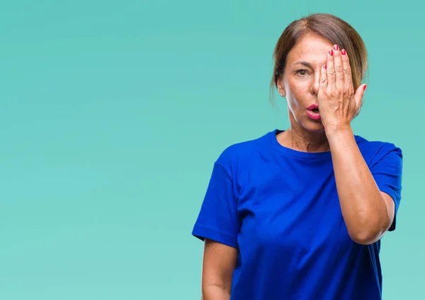 Ältere Hispanische Frau Mittleren Alters Vor Isoliertem Hintergrund Die Ein — Stockfoto