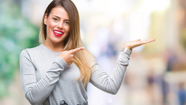 Mooie Jongeren Zakenvrouw Geïsoleerde Achtergrond Verbaasd Lachend Naar Camera Tijdens — Stockfoto