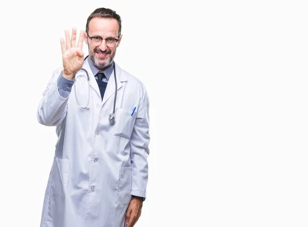 Mezza Età Anziano Hoary Medico Uomo Indossa Uniforme Medica Sfondo — Foto Stock