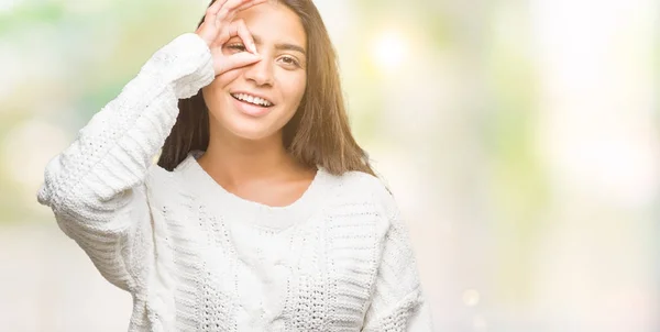 Joven Mujer Árabe Hermosa Usando Suéter Invierno Sobre Fondo Aislado —  Fotos de Stock