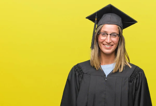 Jovem Mulher Bonita Vestindo Uniforme Graduado Sobre Fundo Isolado Com — Fotografia de Stock