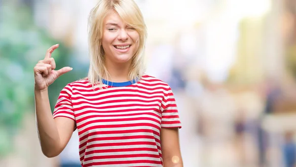 Young Beautiful Blonde Woman Isolated Background Smiling Confident Gesturing Hand — Stock Photo, Image