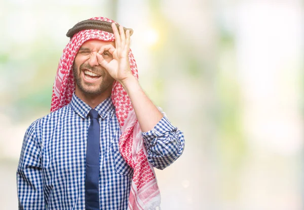 Joven Hombre Negocios Árabe Guapo Usando Keffiyeh Sobre Fondo Aislado — Foto de Stock