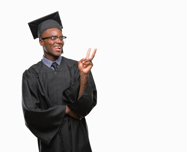 Jovem Graduado Afro Americano Sobre Fundo Isolado Sorrindo Com Rosto — Fotografia de Stock