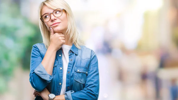 Unga Vackra Blonda Kvinnan Bär Glasögon Över Isolerade Bakgrund Med — Stockfoto