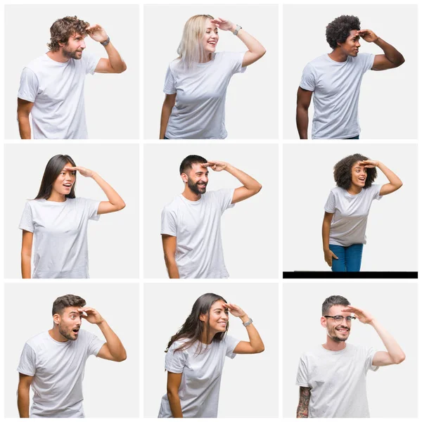 非常に幸せと笑顔の頭上の手で遠く離れている孤立した背景にカジュアルな白い シャツを着ている人のグループのコラージュ 概念を検索 — ストック写真