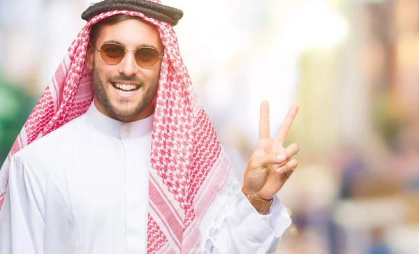 Giovane Bell Uomo Che Indossa Keffiyeh Sfondo Isolato Sorridente Con — Foto Stock