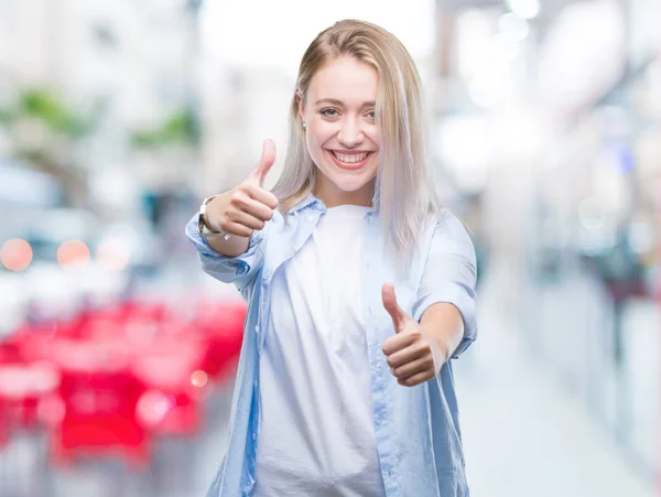 Mujer Rubia Joven Sobre Fondo Aislado Que Aprueba Hacer Gesto — Foto de Stock