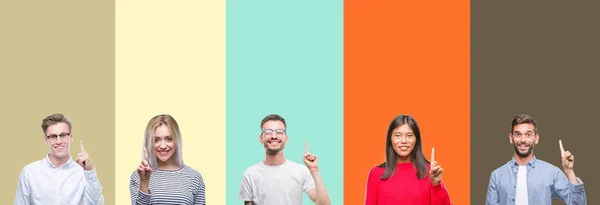 Collage Gruppo Giovani Sfondo Colorato Isolato Mostrando Indicando Con Dito — Foto Stock