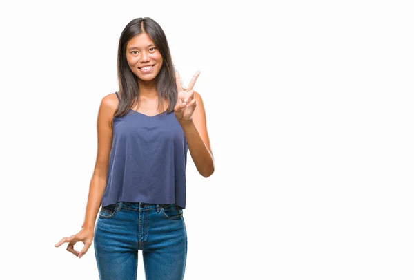 Joven Mujer Asiática Sobre Fondo Aislado Sonriendo Con Cara Feliz — Foto de Stock
