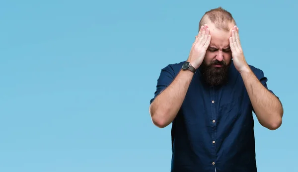 Joven Hombre Hipster Caucásico Sobre Fondo Aislado Con Mano Cabeza — Foto de Stock