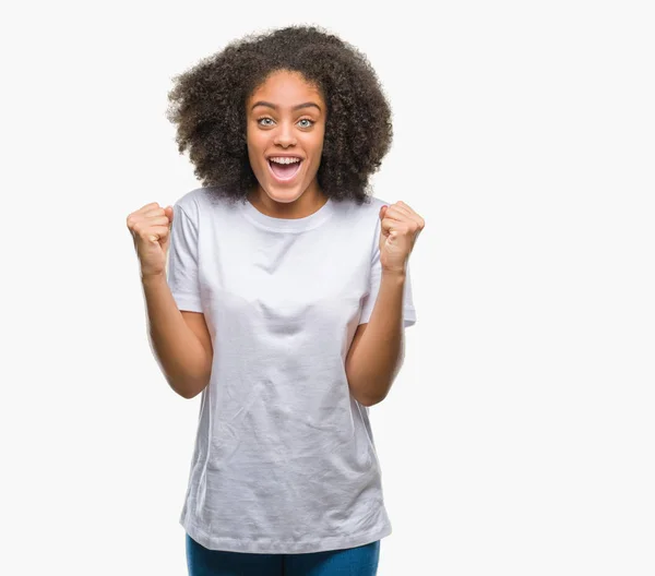 Jovem Afro Americana Sobre Fundo Isolado Celebrando Surpreso Surpreso Pelo — Fotografia de Stock