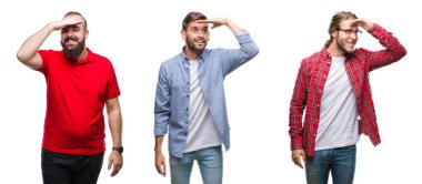 Kolaj bir grup izole arka plan çok mutlu ve gülümseyen uzakta el ile üzerine kafa seyir üzerinde genç adam. Arama kavramı.