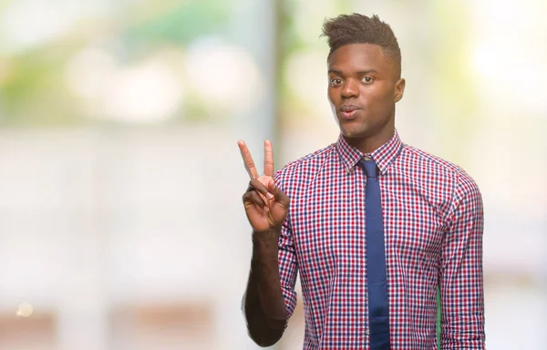 Jovem Homem Negócios Afro Americano Sobre Fundo Isolado Sorrindo Com — Fotografia de Stock