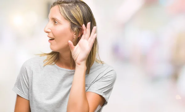 Junge Schöne Frau Mit Isoliertem Hintergrund Die Lächelnd Mit Der — Stockfoto