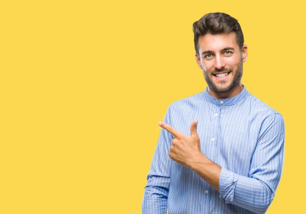 Joven Hombre Guapo Sobre Fondo Aislado Alegre Con Una Sonrisa — Foto de Stock