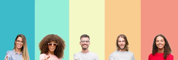 Kolaż Grupy Młodych Ludzi Nad Kolorowy Białym Tle Tło Uśmiechający — Zdjęcie stockowe