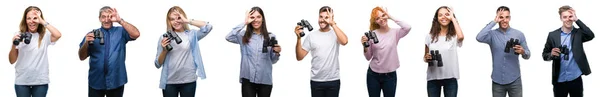一群人通过双筒望远镜在孤立的背景上看 快乐的脸微笑着做确定的标志 用眼睛看着手指 — 图库照片