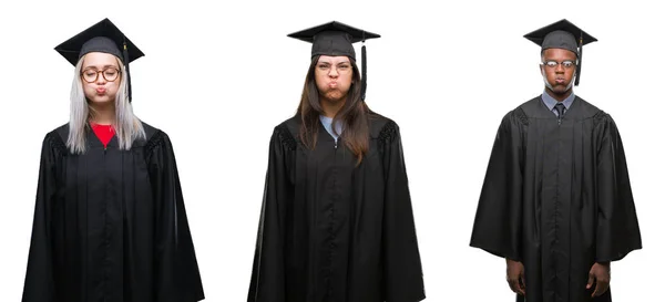若い学生の人が変な顔で頬に息を切らし孤立の背景に卒業大学の制服を着てのグループのコラージュ クレイジー式空気で膨らませ口 — ストック写真