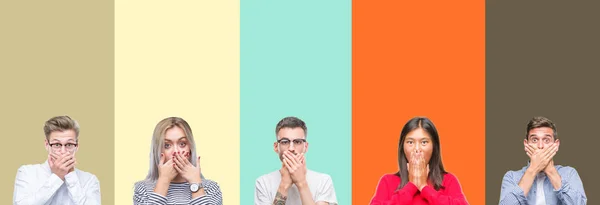 Collage Groupe Jeunes Sur Fond Isolé Coloré Choqué Couvrant Bouche — Photo