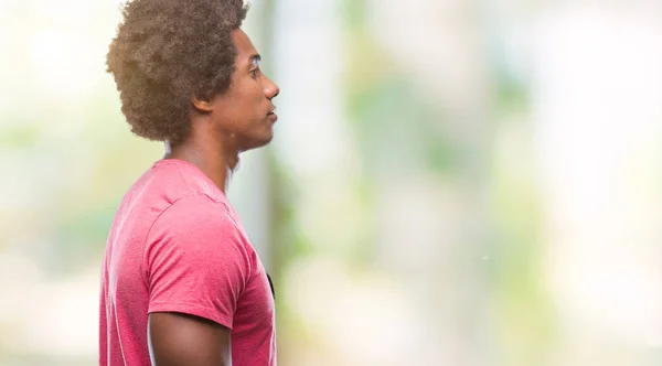 Homem Afro Americano Sobre Fundo Isolado Olhando Para Lado Relaxar — Fotografia de Stock