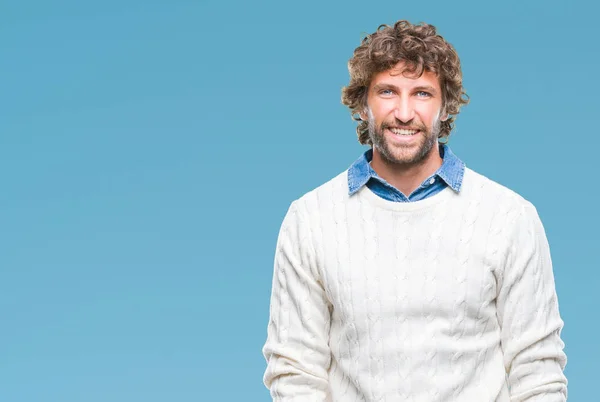 Przystojny Mężczyzna Hiszpanin Modelu Noszenia Sweter Zimowy Białym Tle Szczęśliwy — Zdjęcie stockowe