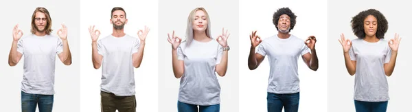 一群年轻人穿着白色 T恤在孤立的背景下放松和微笑闭着眼睛用手指做冥想手势 瑜伽概念 — 图库照片