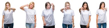Mutsuz ve kızgın ret gösterilen ve başparmak aşağı hareketi ile negatif seyir izole arka plan üzerinde beyaz t-shirt giyen kadın grubu kolaj. Kötü ifade.