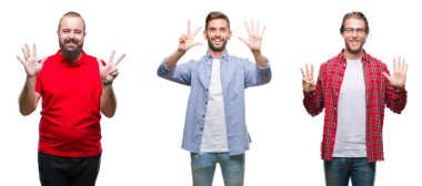 Kolaj bir grup genç adam gösterilen ve parmakları ile işaret izole arka plan üzerinde kendinden emin ve mutlu gülümseyerek süre sekiz numara.
