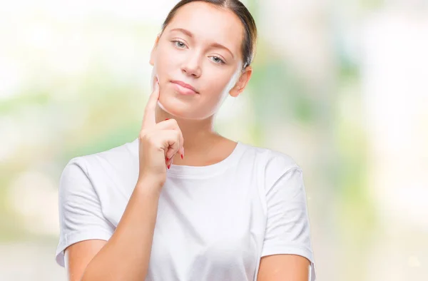 Giovane Bella Donna Caucasica Sfondo Isolato Con Mano Sul Mento — Foto Stock