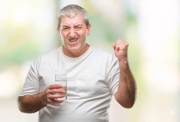 Beau Vieil Homme Buvant Verre Eau Sur Fond Isolé Ennuyé — Photo