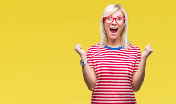 Junge Schöne Blonde Frau Mit Brille Über Isoliertem Hintergrund Feiert — Stockfoto