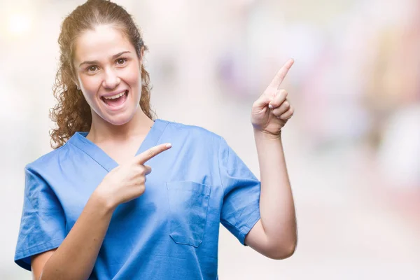 Jeune Fille Brune Médecin Portant Infirmière Chirurgien Uniforme Sur Fond — Photo